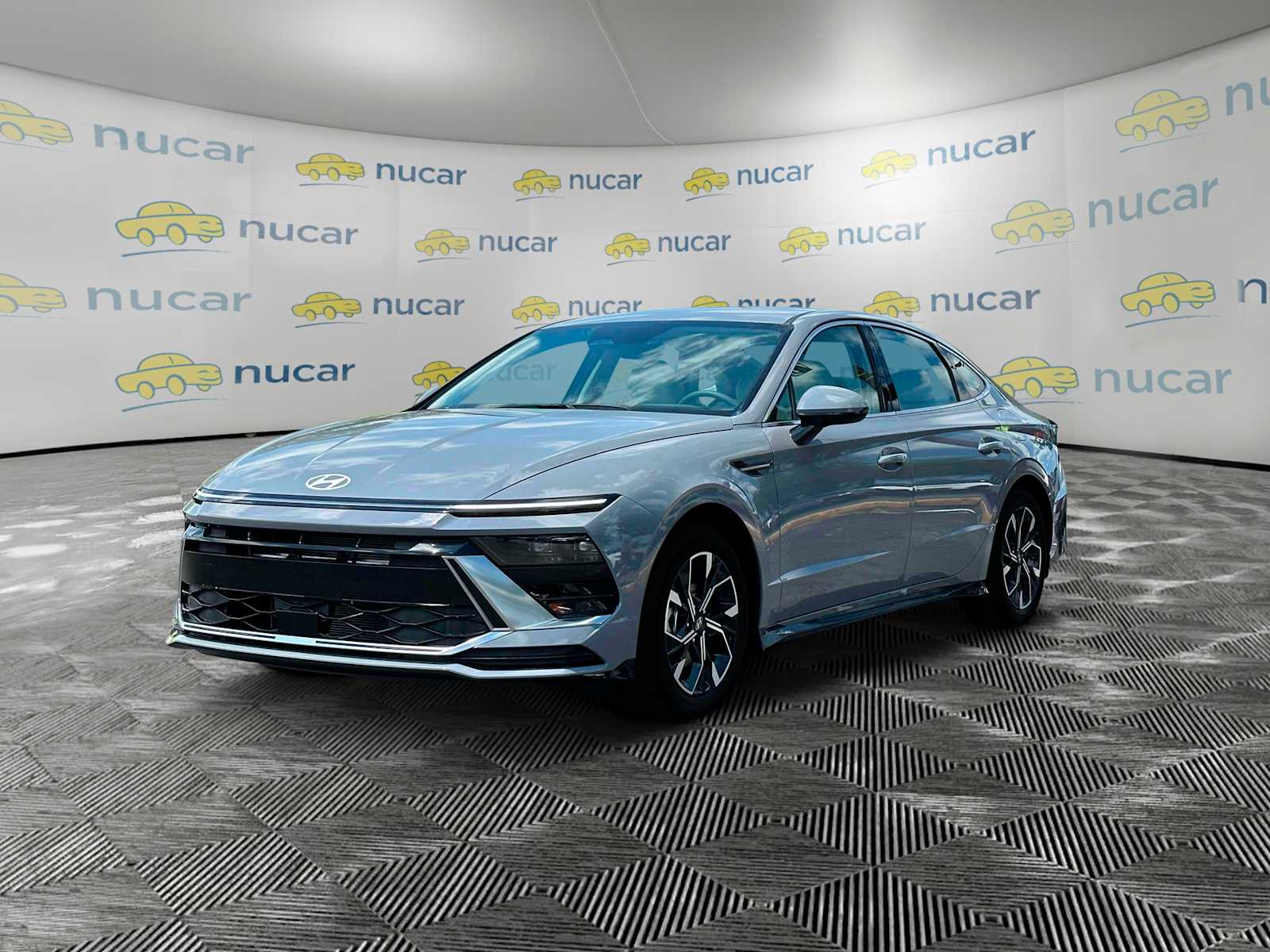 2025 Hyundai Sonata SEL - Photo 2