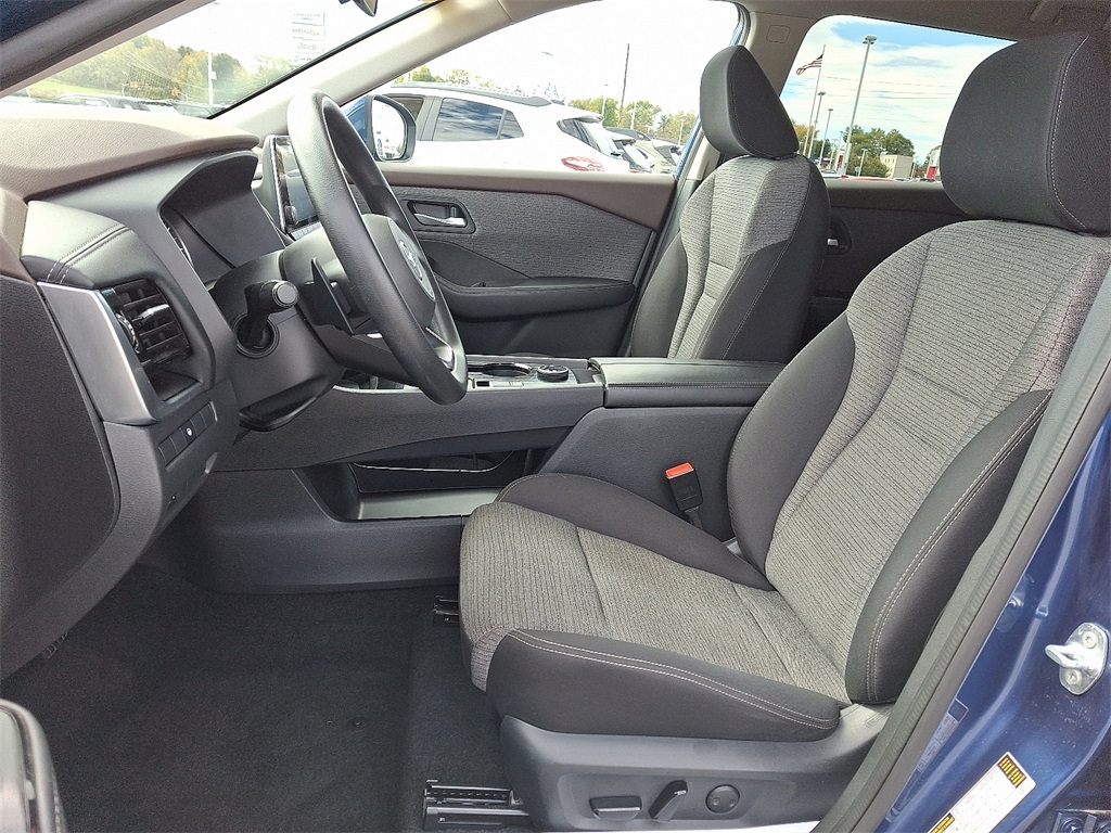 2021 Nissan Rogue SV - Photo 15