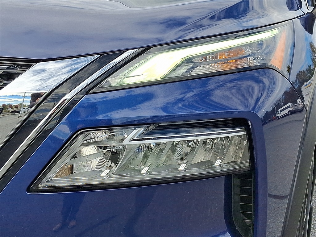 2021 Nissan Rogue SV - Photo 10