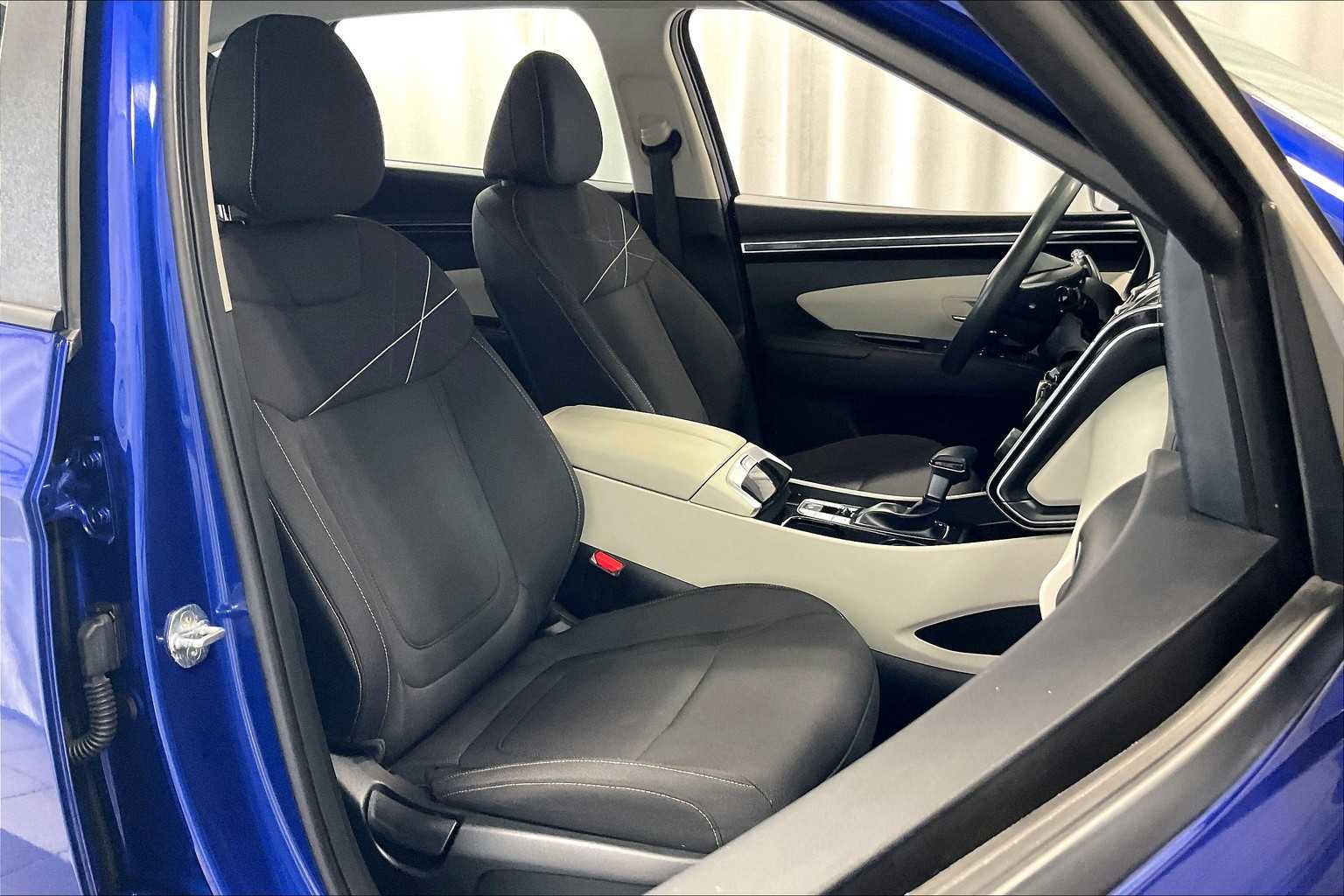 2022 Hyundai Tucson SE - Photo 11