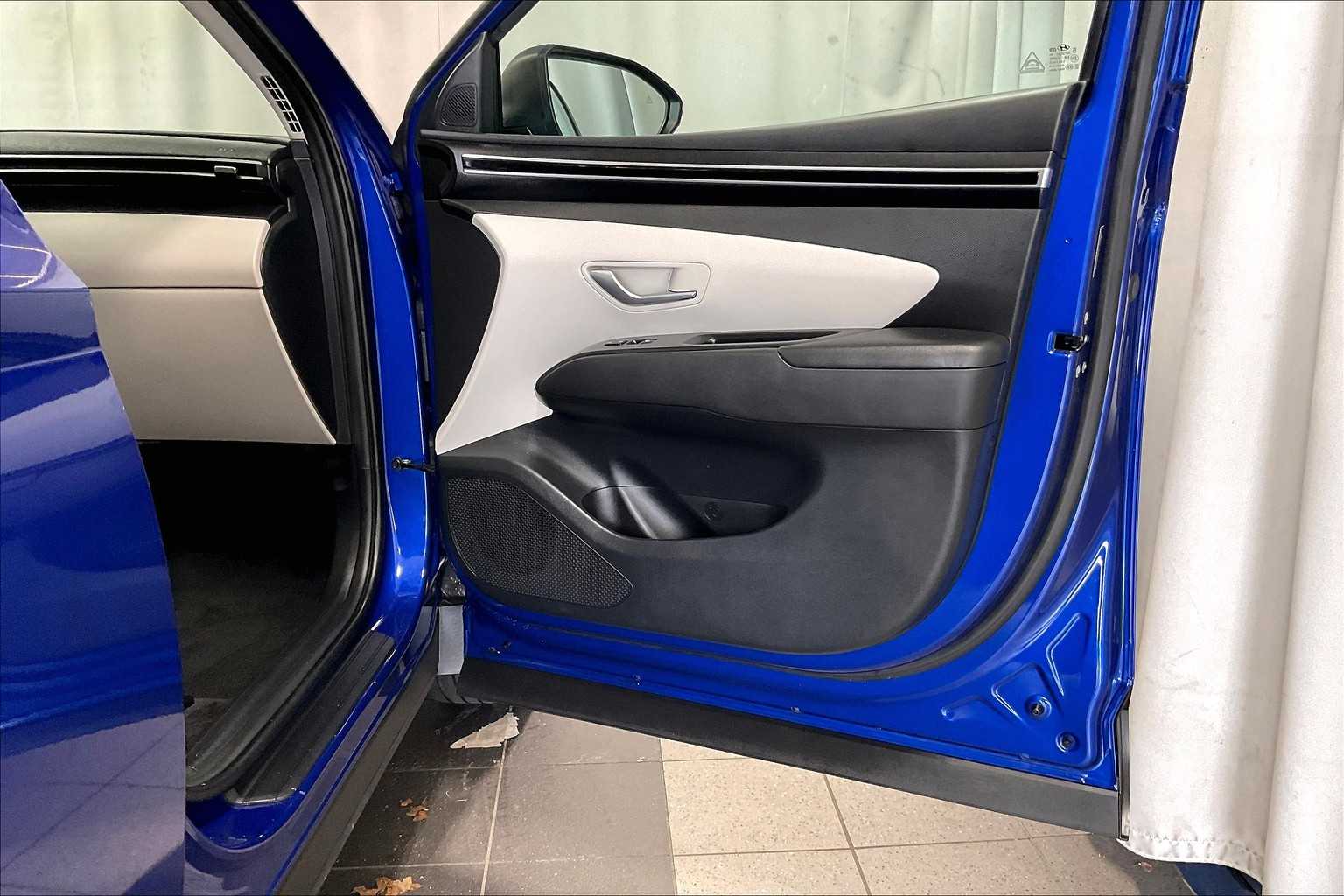 2022 Hyundai Tucson SE - Photo 12
