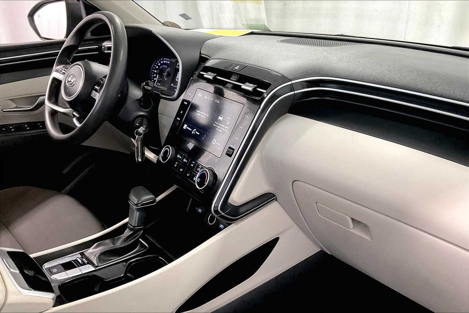 2022 Hyundai Tucson SE - Photo 14
