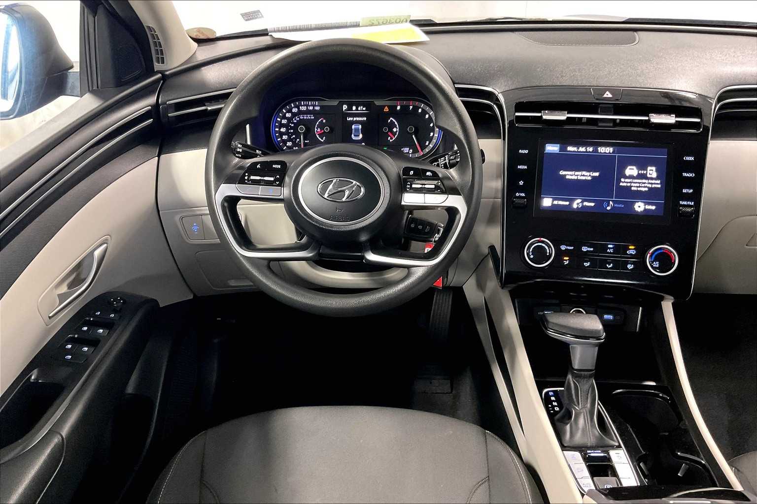 2022 Hyundai Tucson SE - Photo 17