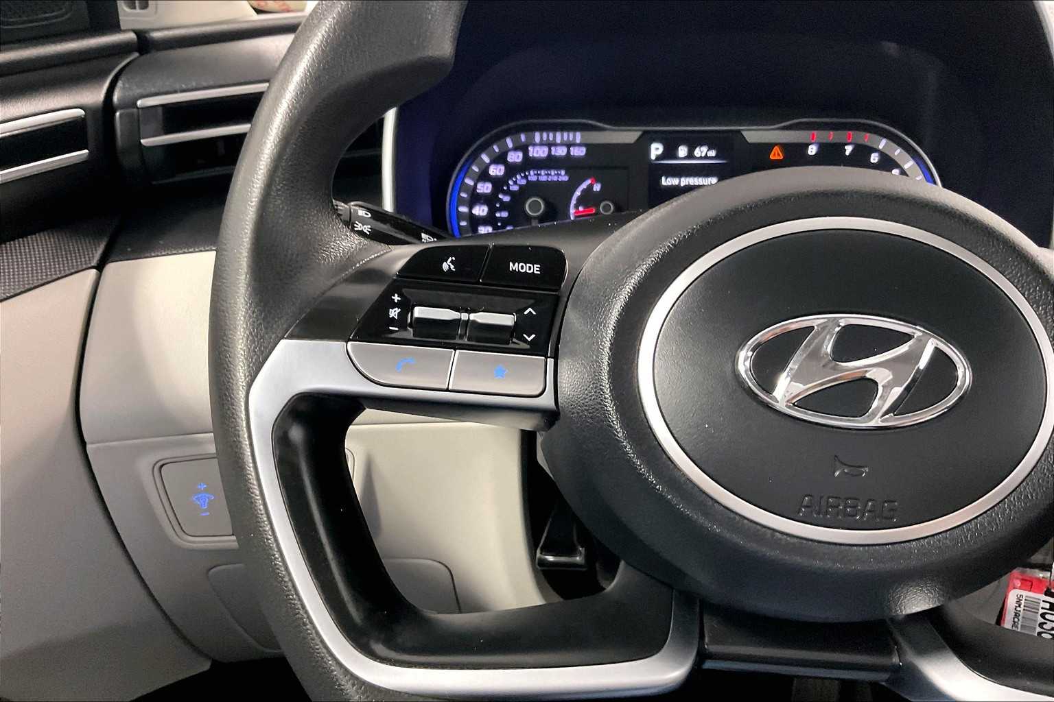 2022 Hyundai Tucson SE - Photo 22