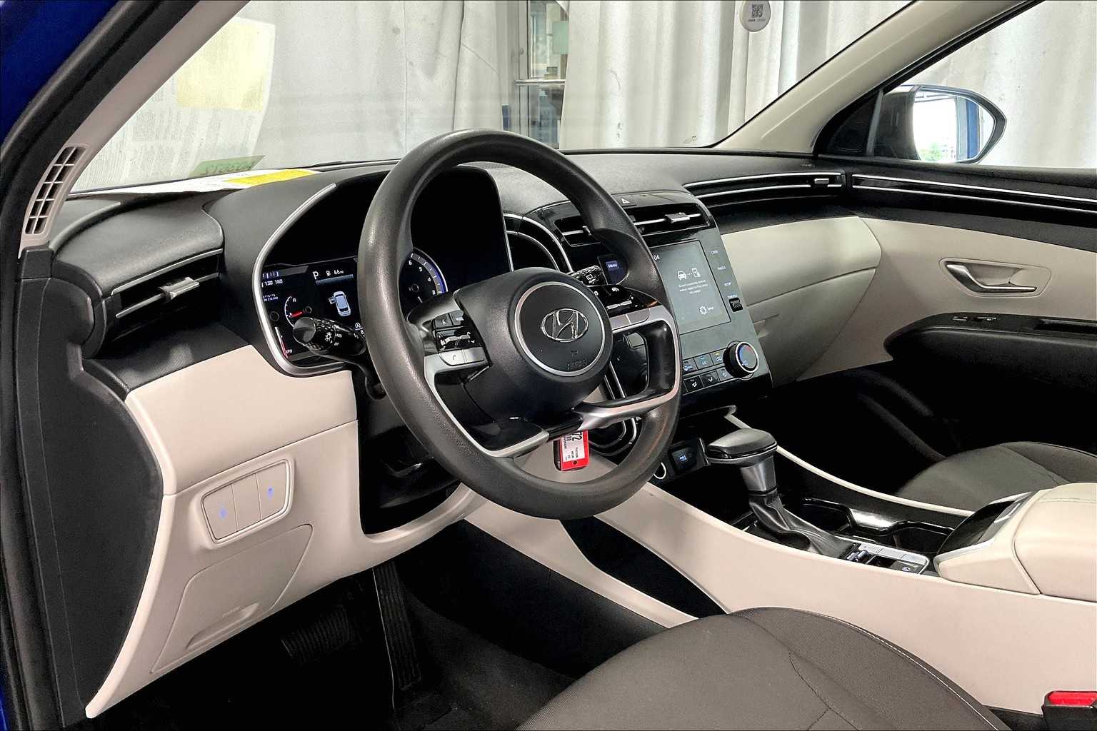2022 Hyundai Tucson SE - Photo 8