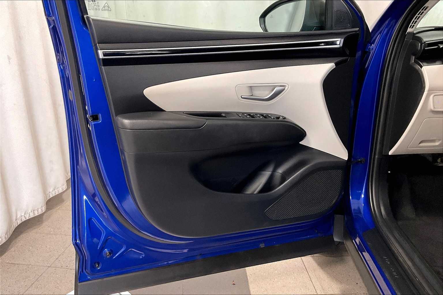 2022 Hyundai Tucson SE - Photo 9