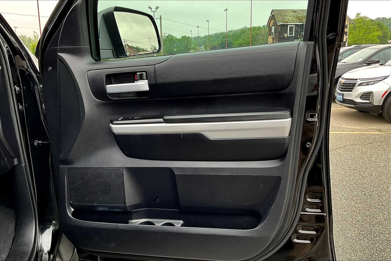 2020 Toyota Tundra SR5 - Photo 12