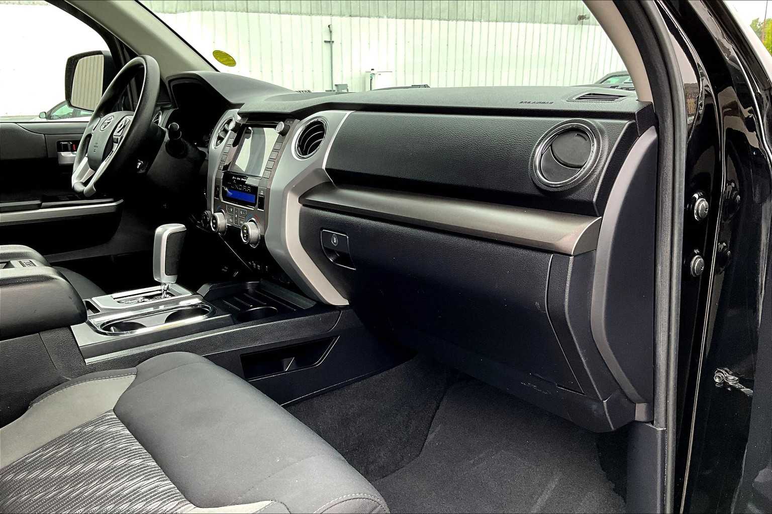 2020 Toyota Tundra SR5 - Photo 13