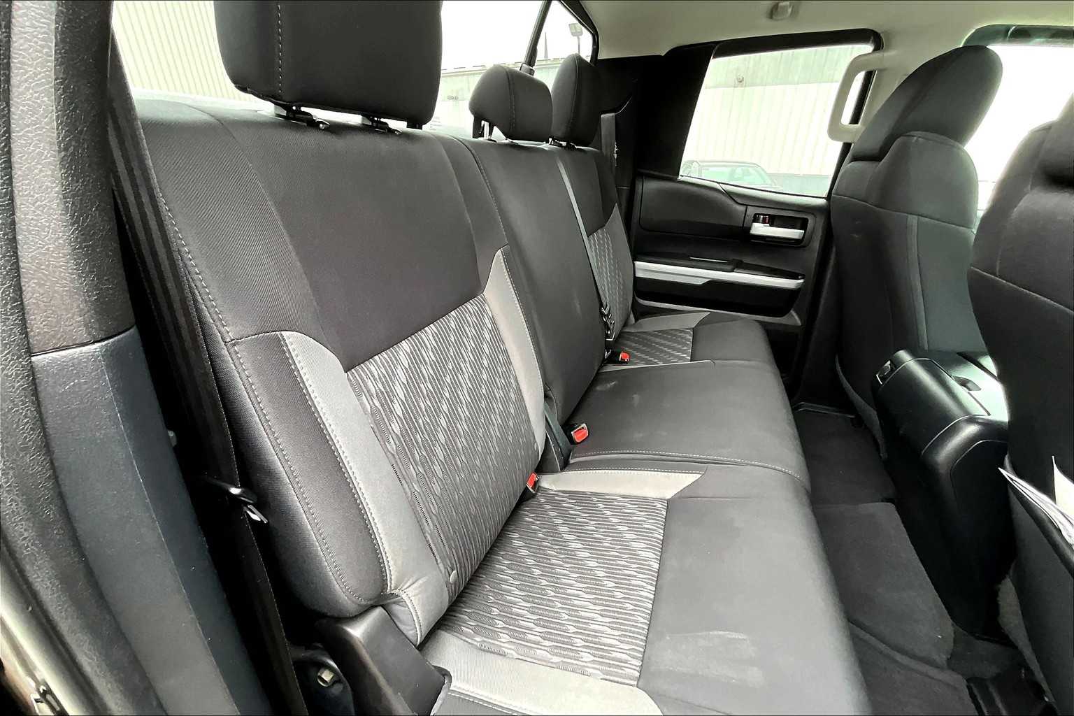 2020 Toyota Tundra SR5 - Photo 16