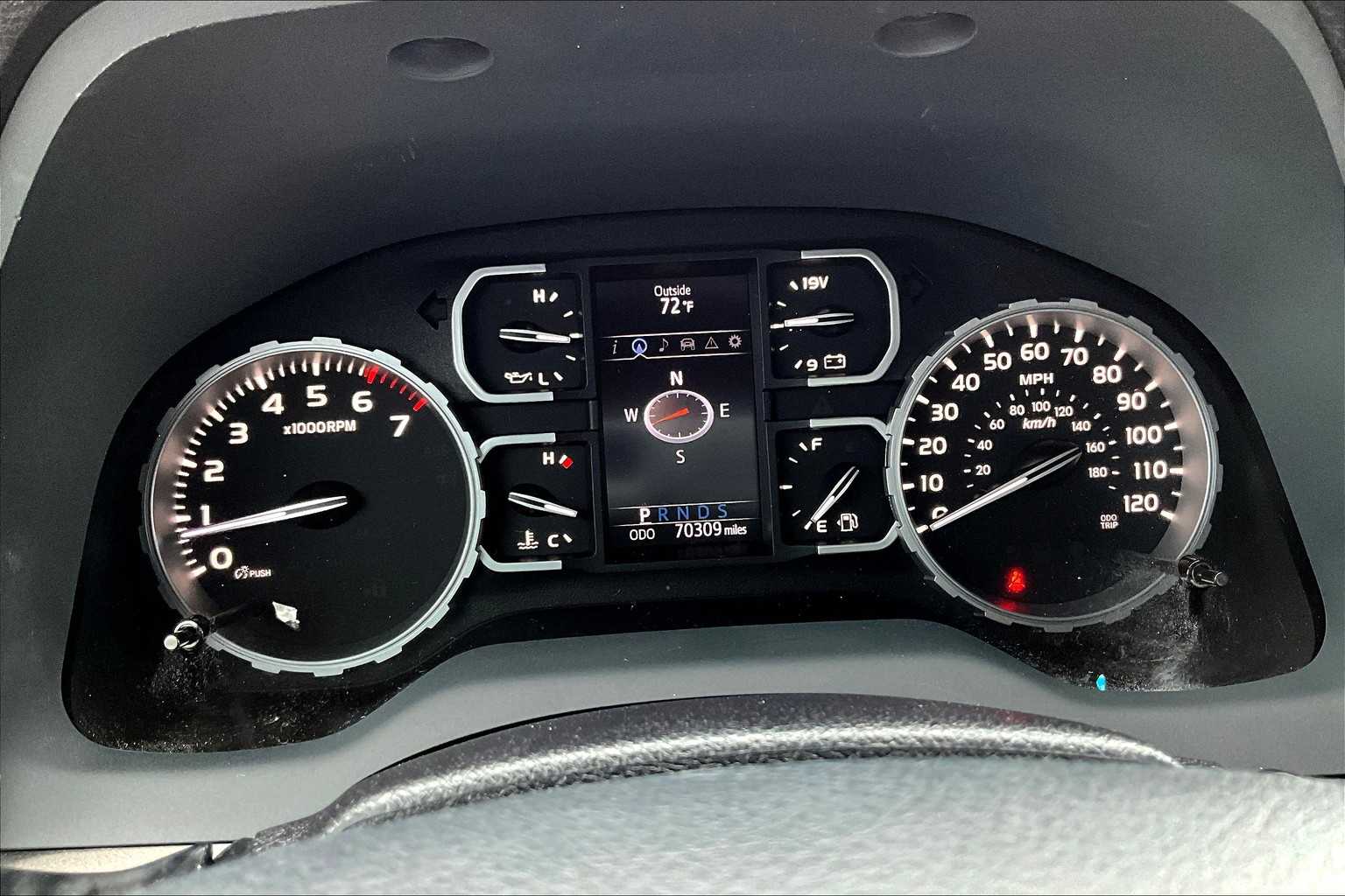 2020 Toyota Tundra SR5 - Photo 24