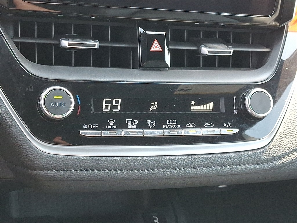 2023 Toyota Corolla XSE - Photo 17