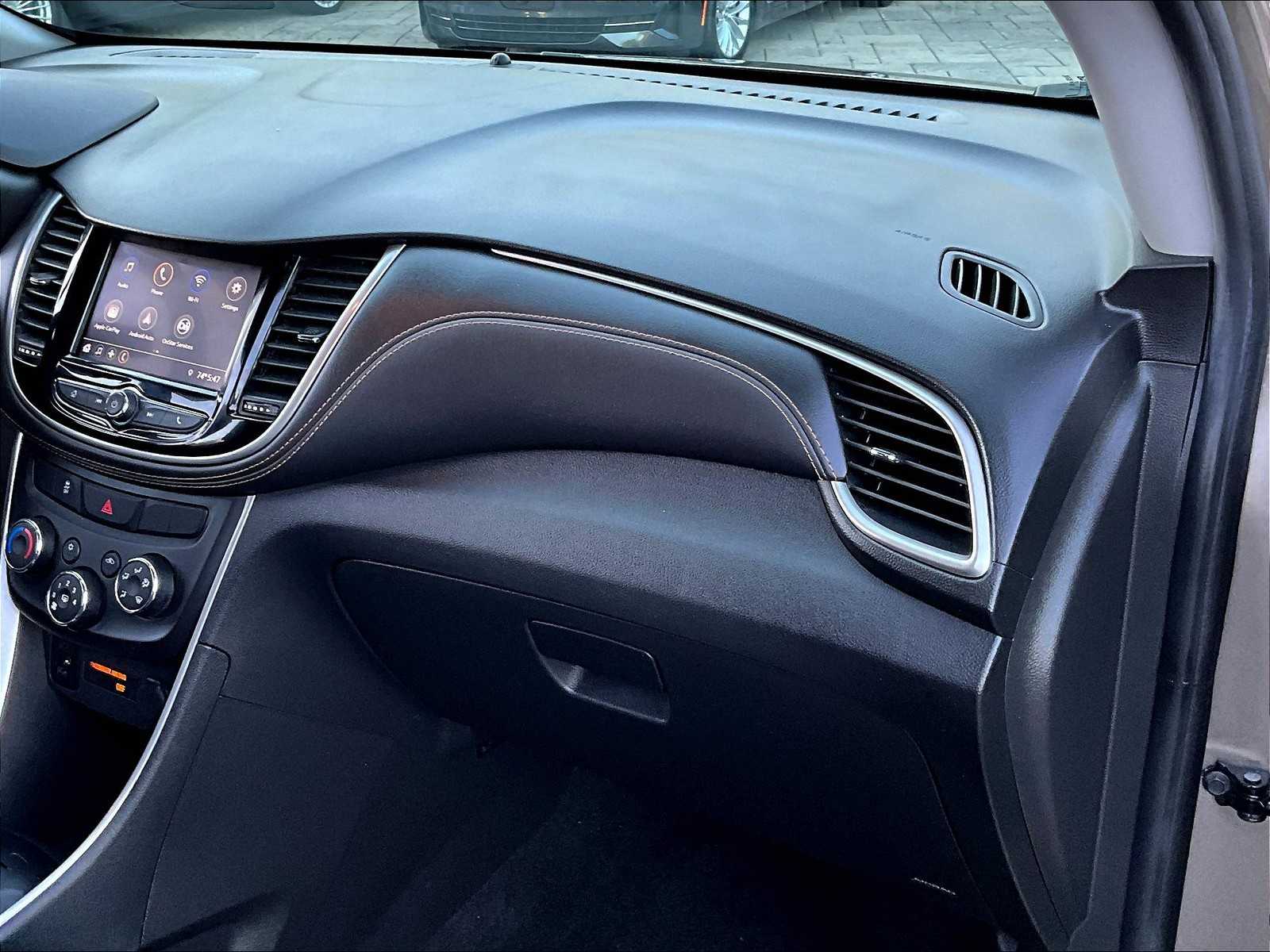 2022 Chevrolet Trax LT - Photo 13