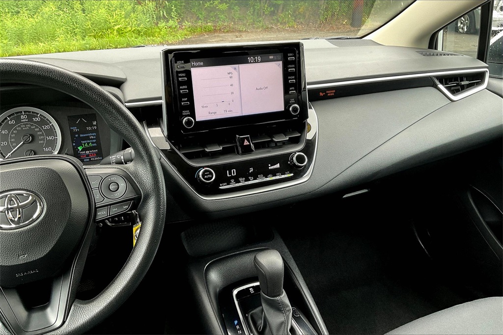 2020 Toyota Corolla LE - Photo 17