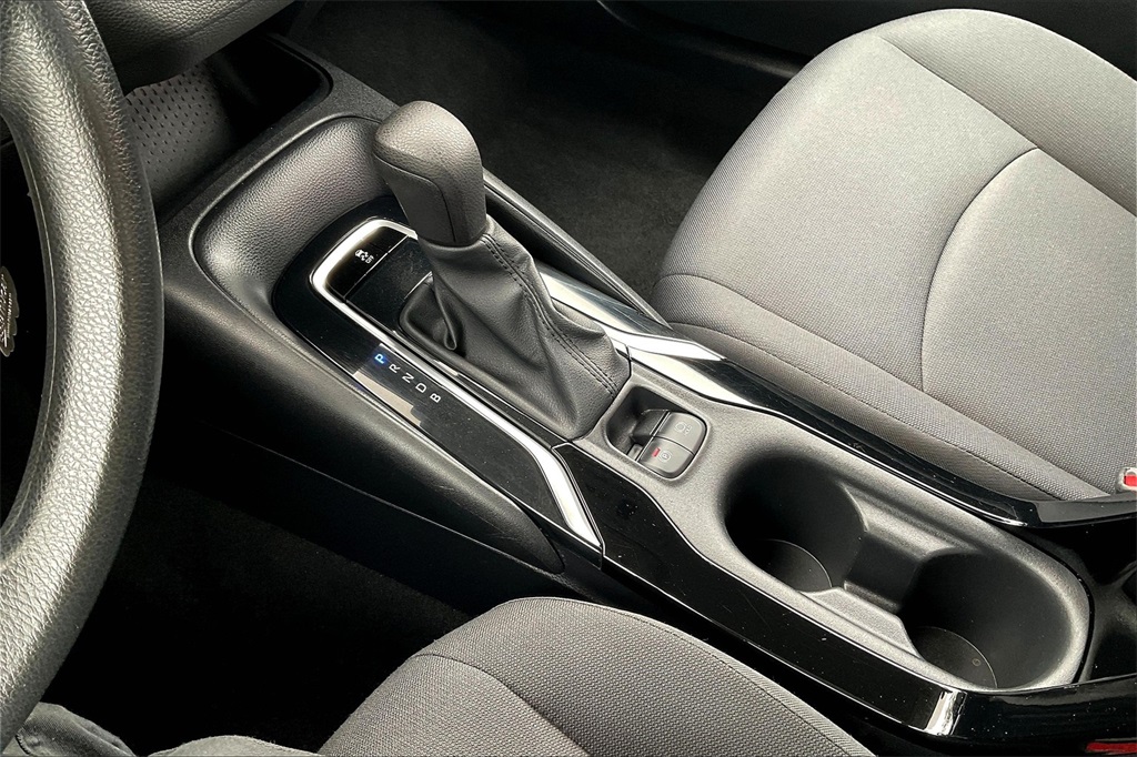 2020 Toyota Corolla LE - Photo 19