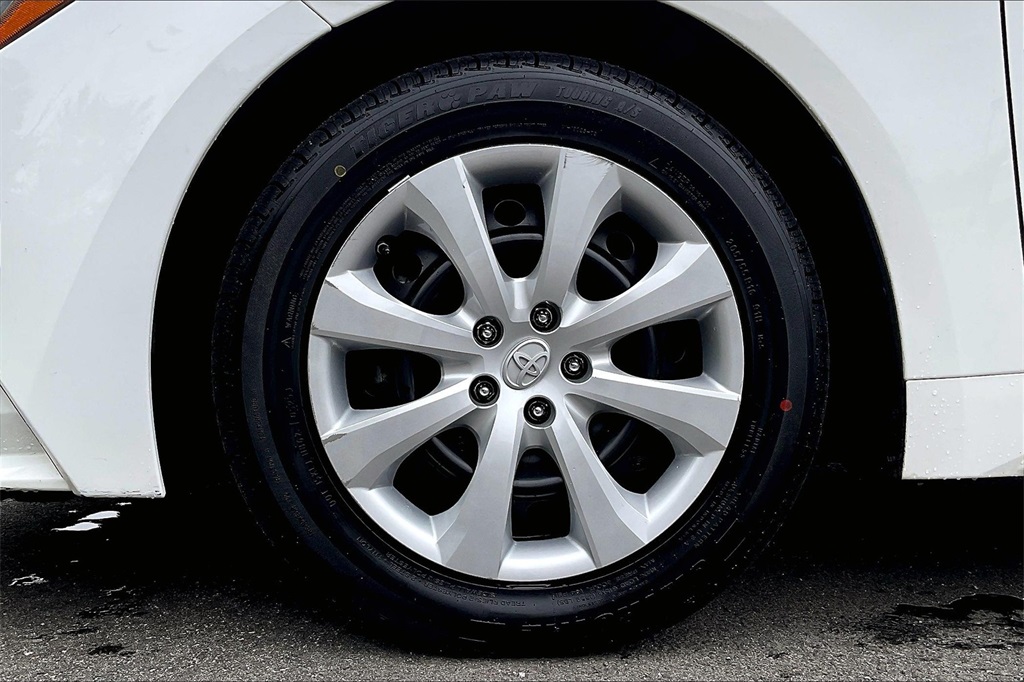 2020 Toyota Corolla LE - Photo 21