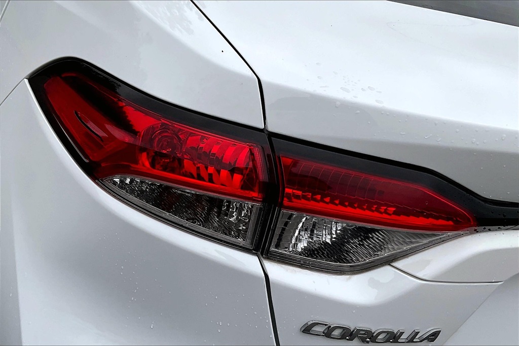 2020 Toyota Corolla LE - Photo 29