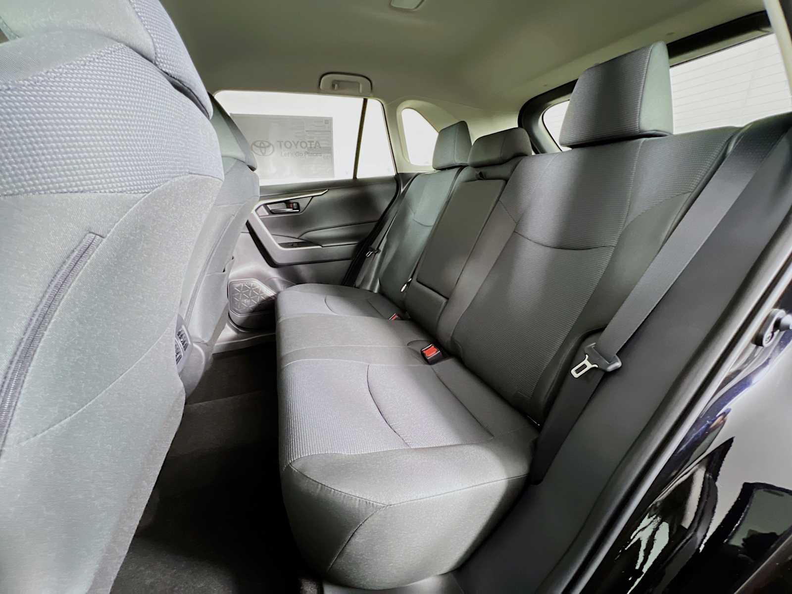 2025 Toyota RAV4 LE - Photo 13