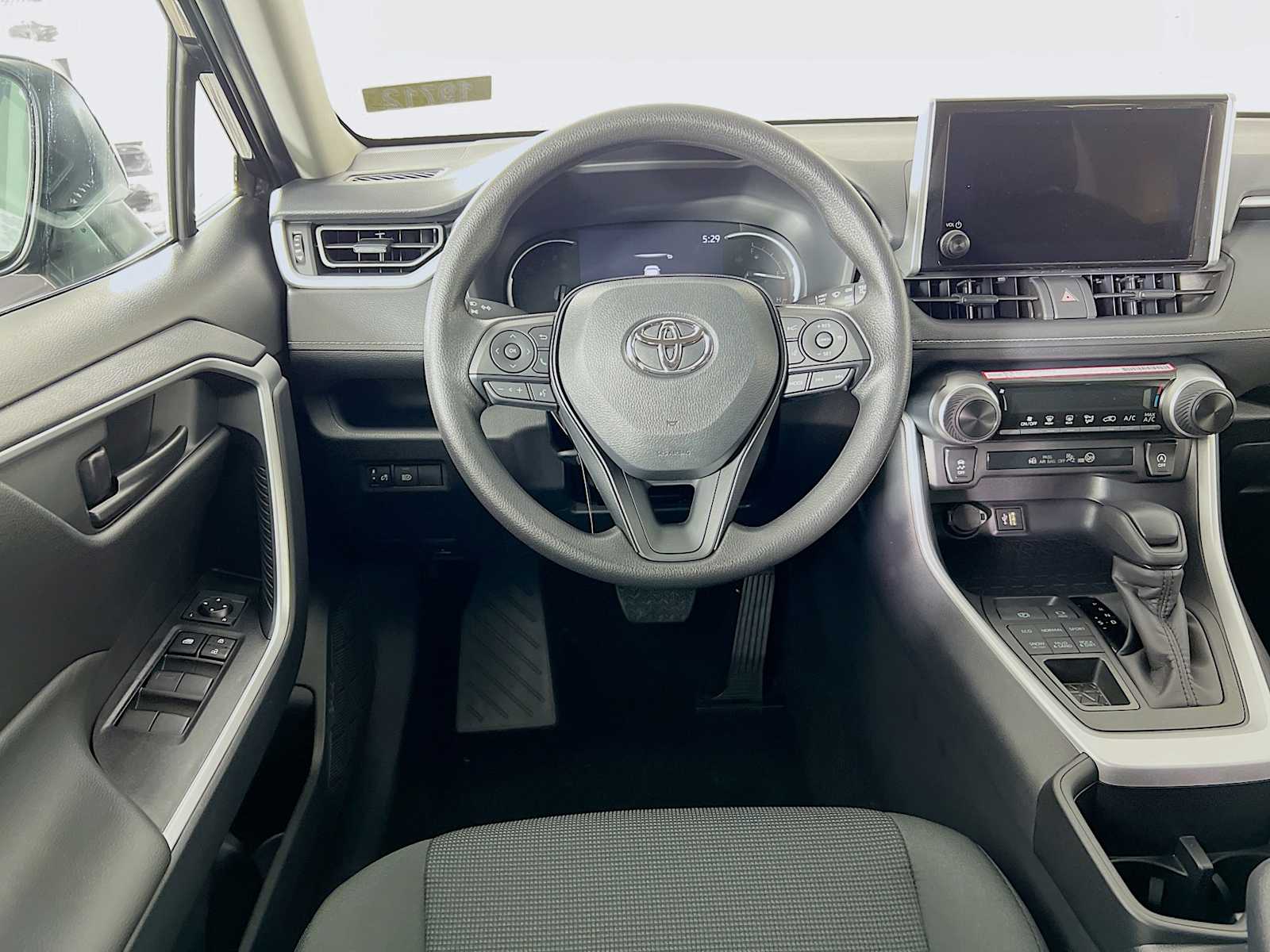 2025 Toyota RAV4 LE - Photo 15