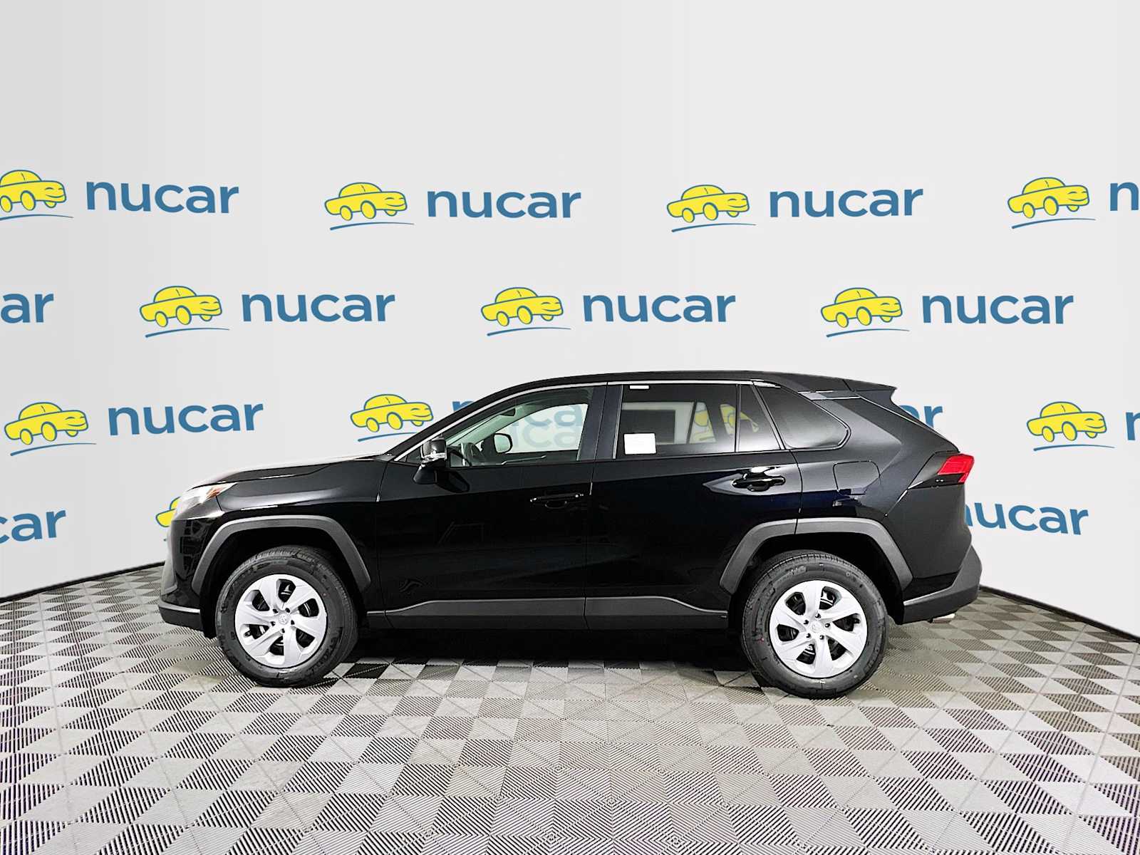 2025 Toyota RAV4 LE - Photo 3