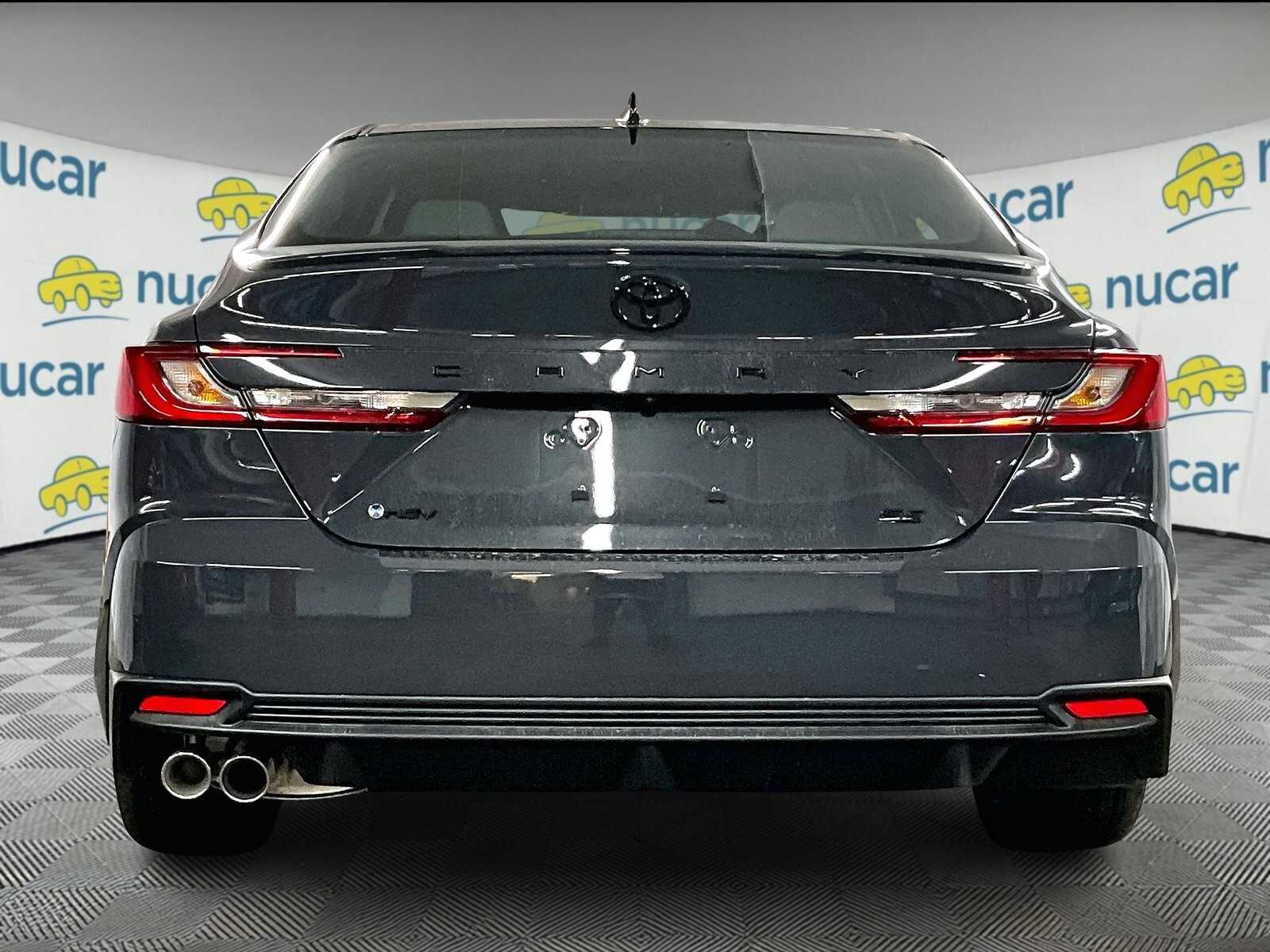 2025 Toyota Camry SE - Photo 6