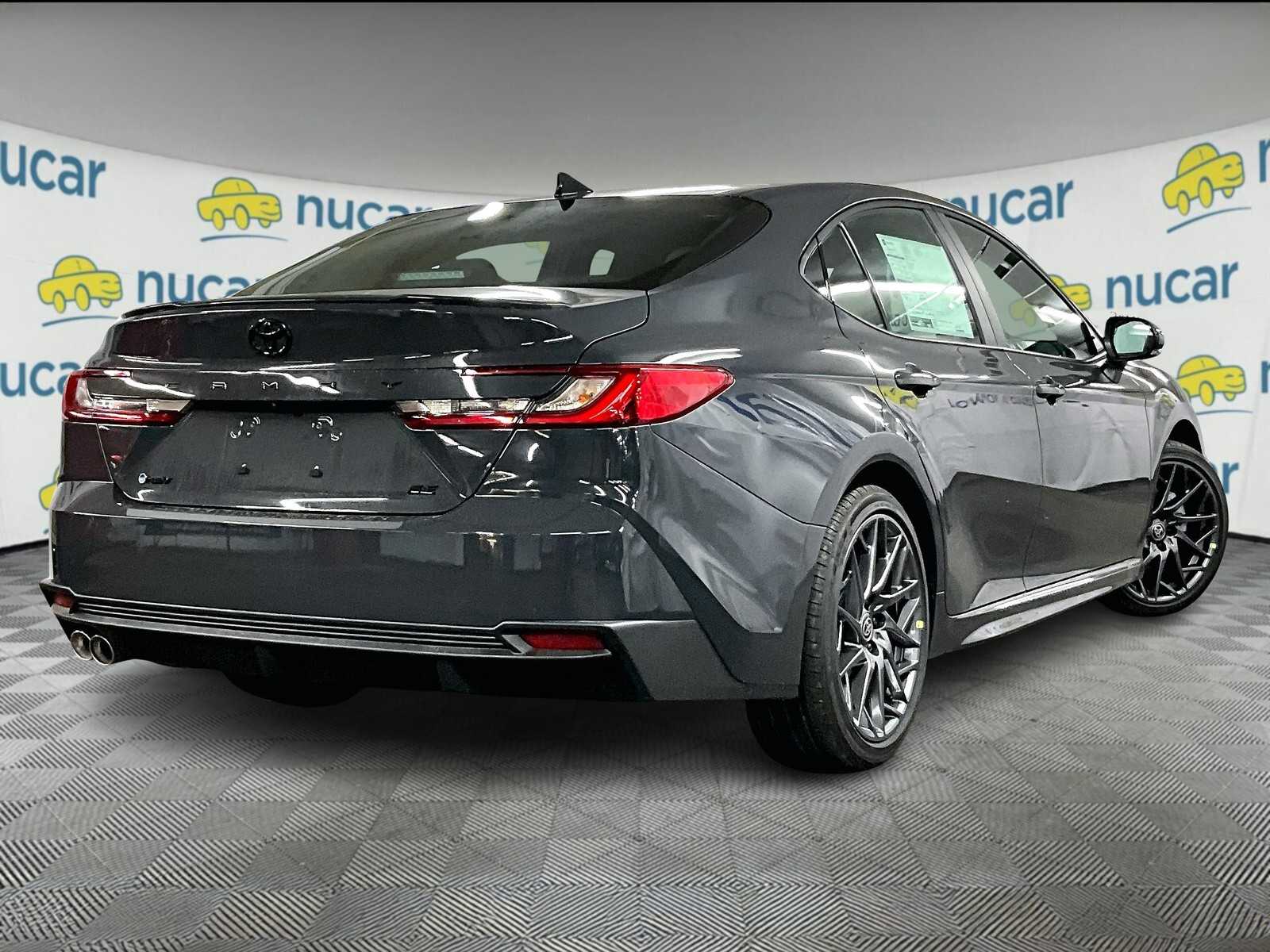 2025 Toyota Camry SE - Photo 7
