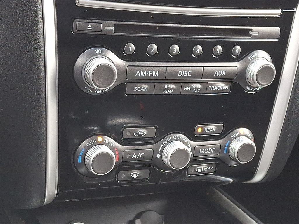 2015 Nissan Pathfinder SV - Photo 17