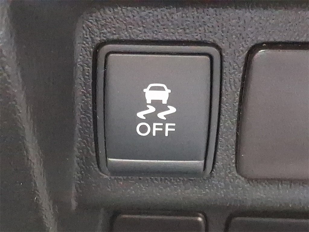 2015 Nissan Pathfinder SV - Photo 24