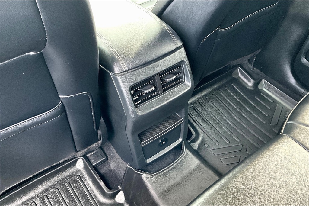 2023 Ford Edge SEL - Photo 28