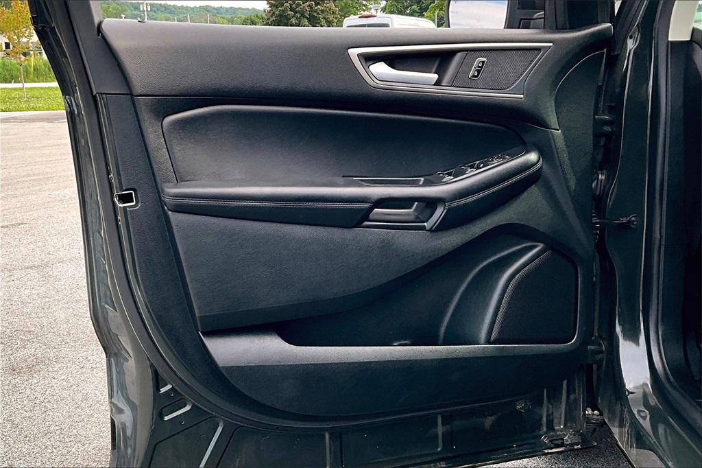 2023 Ford Edge SEL - Photo 9