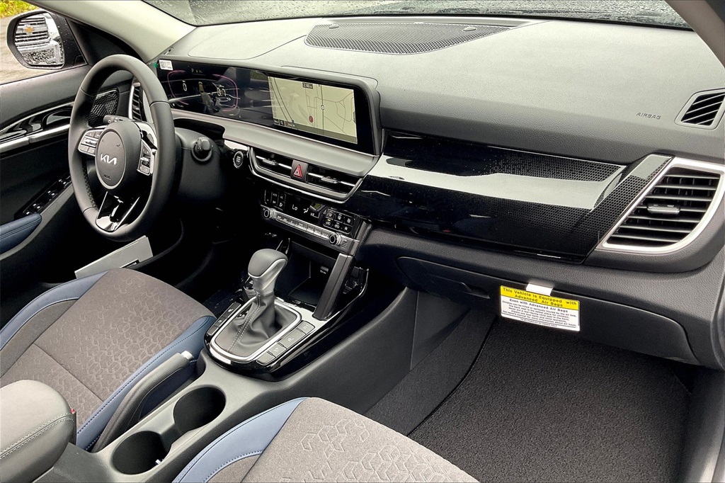 2025 Kia Seltos S - Photo 10