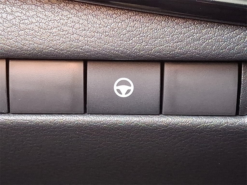 2026 Nissan Kicks SR - Photo 17