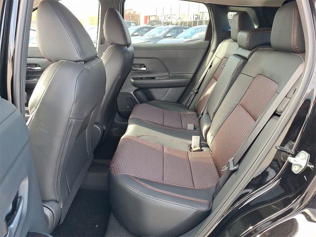 2026 Nissan Kicks SR - Photo 6