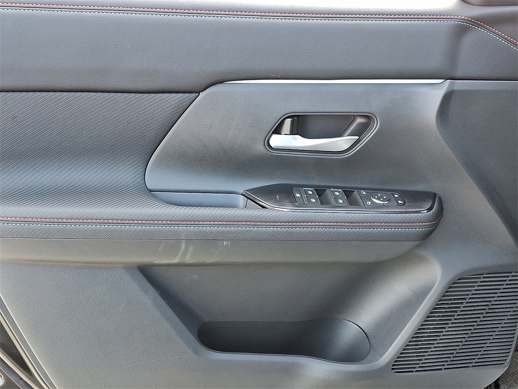 2026 Nissan Kicks SR - Photo 8