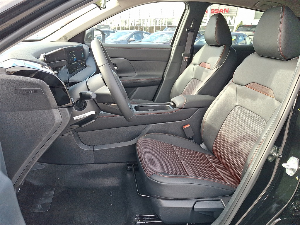 2026 Nissan Kicks SR - Photo 9
