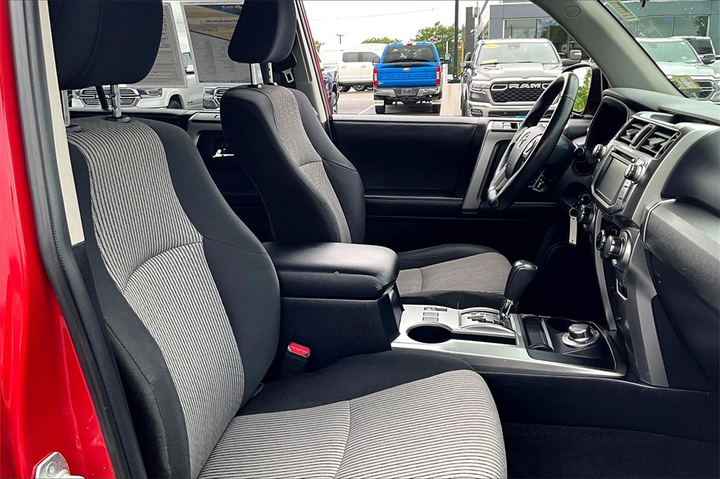 2018 Toyota 4Runner SR5 - Photo 11