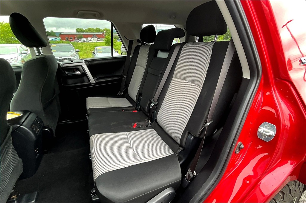 2018 Toyota 4Runner SR5 - Photo 15