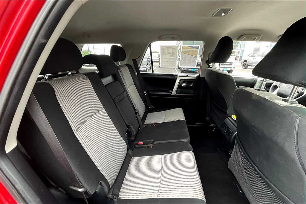 2018 Toyota 4Runner SR5 - Photo 16