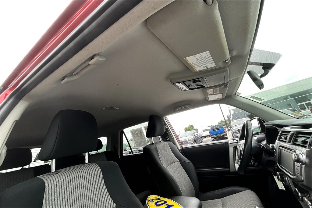 2018 Toyota 4Runner SR5 - Photo 22