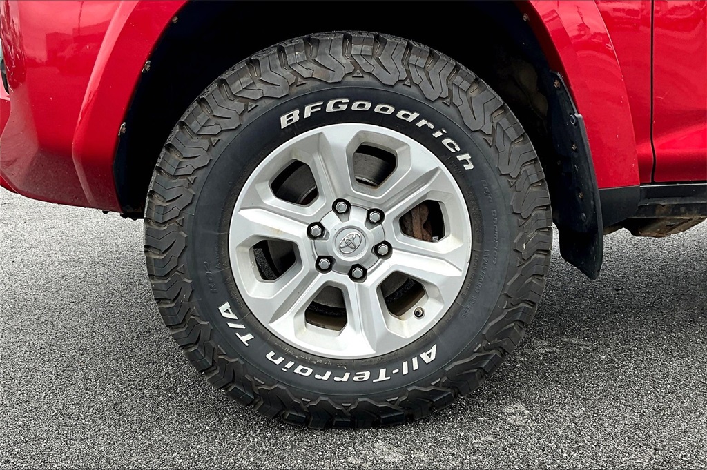 2018 Toyota 4Runner SR5 - Photo 7
