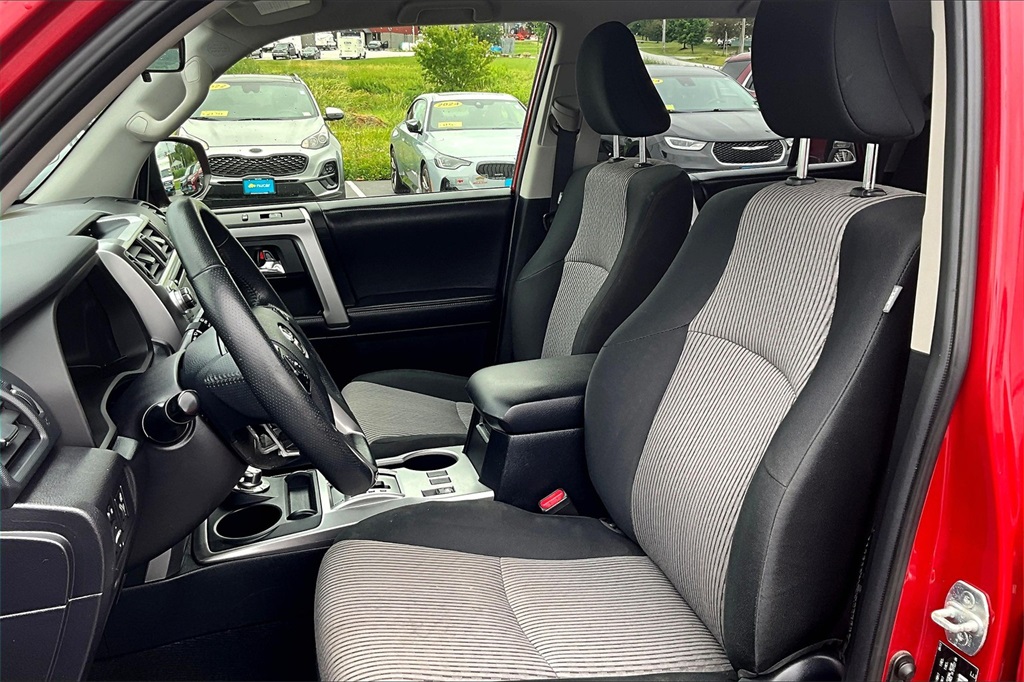 2018 Toyota 4Runner SR5 - Photo 10