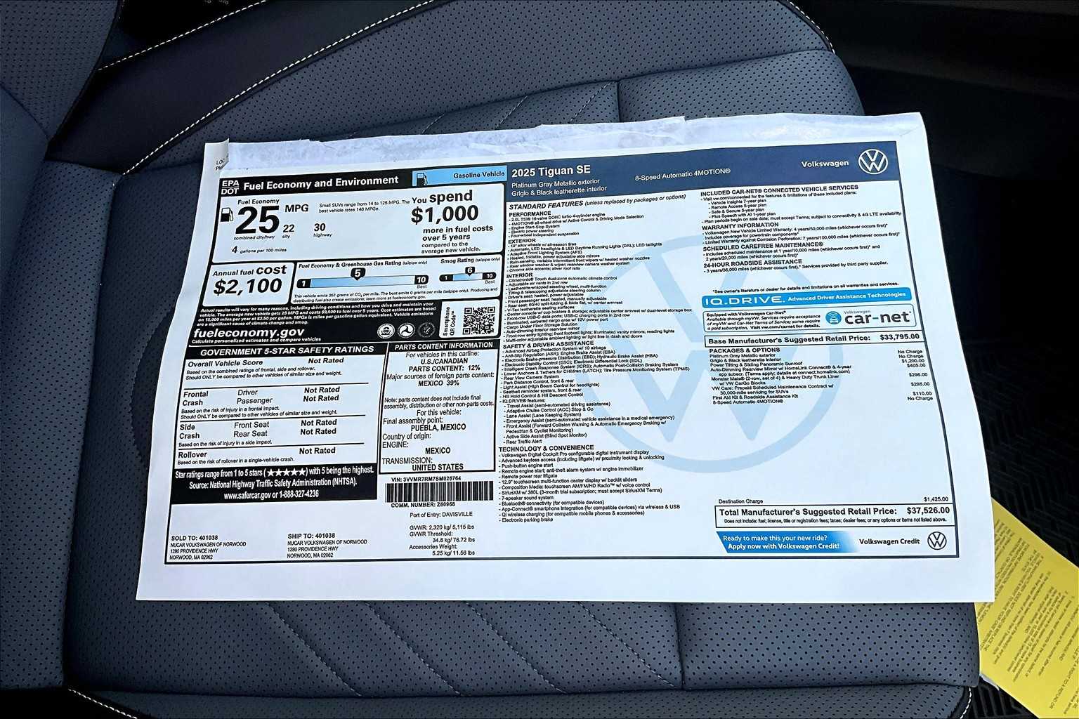 2025 Volkswagen Tiguan SE - Photo 18