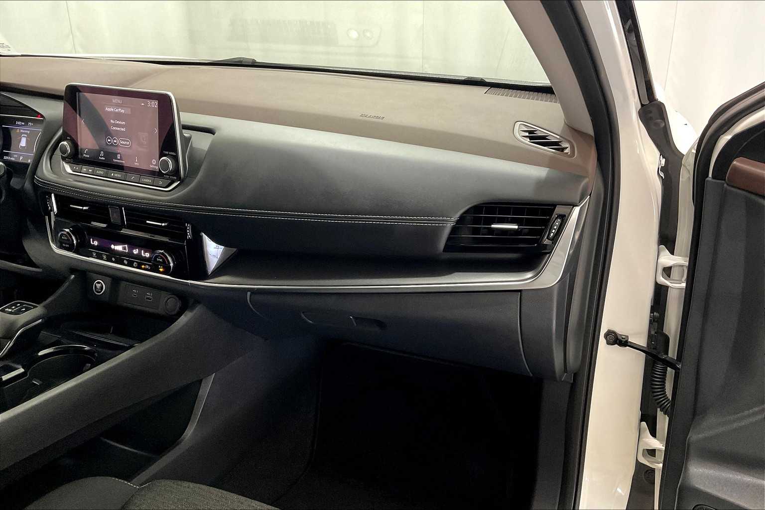 2021 Nissan Rogue SV - Photo 13