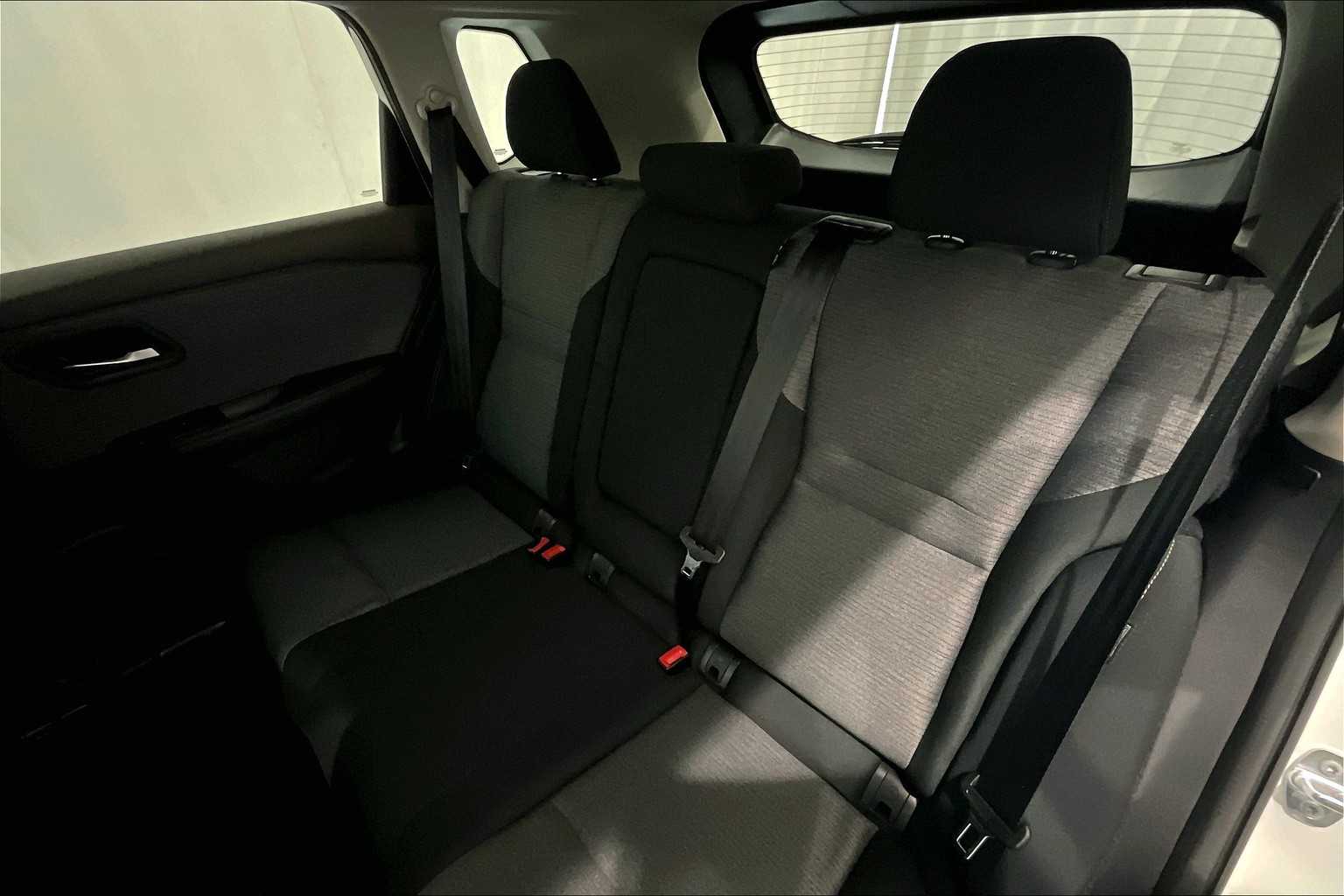 2021 Nissan Rogue SV - Photo 15