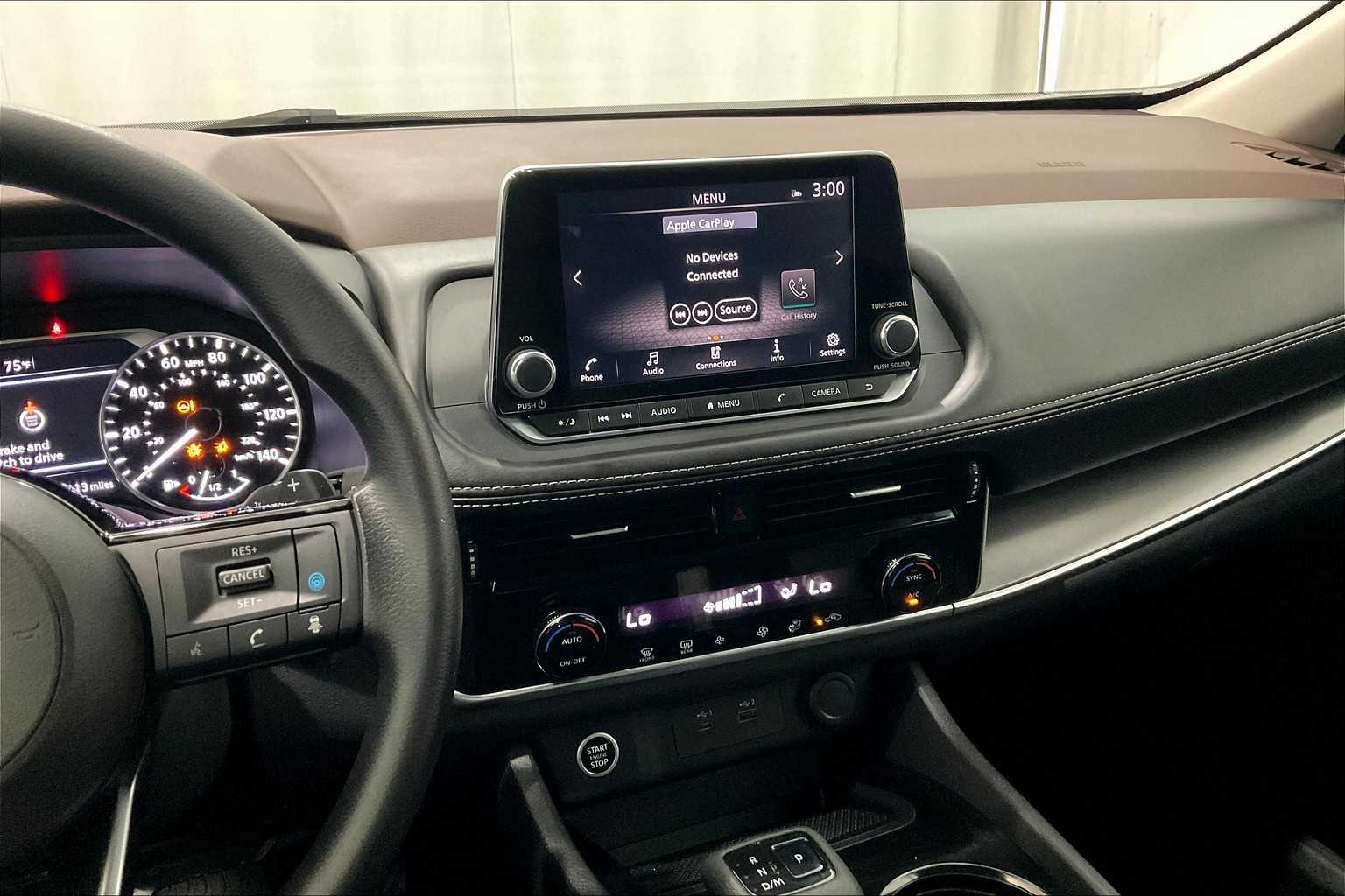 2021 Nissan Rogue SV - Photo 18