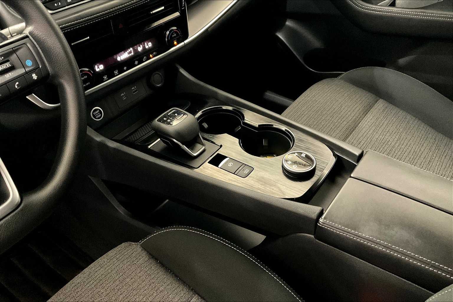 2021 Nissan Rogue SV - Photo 20