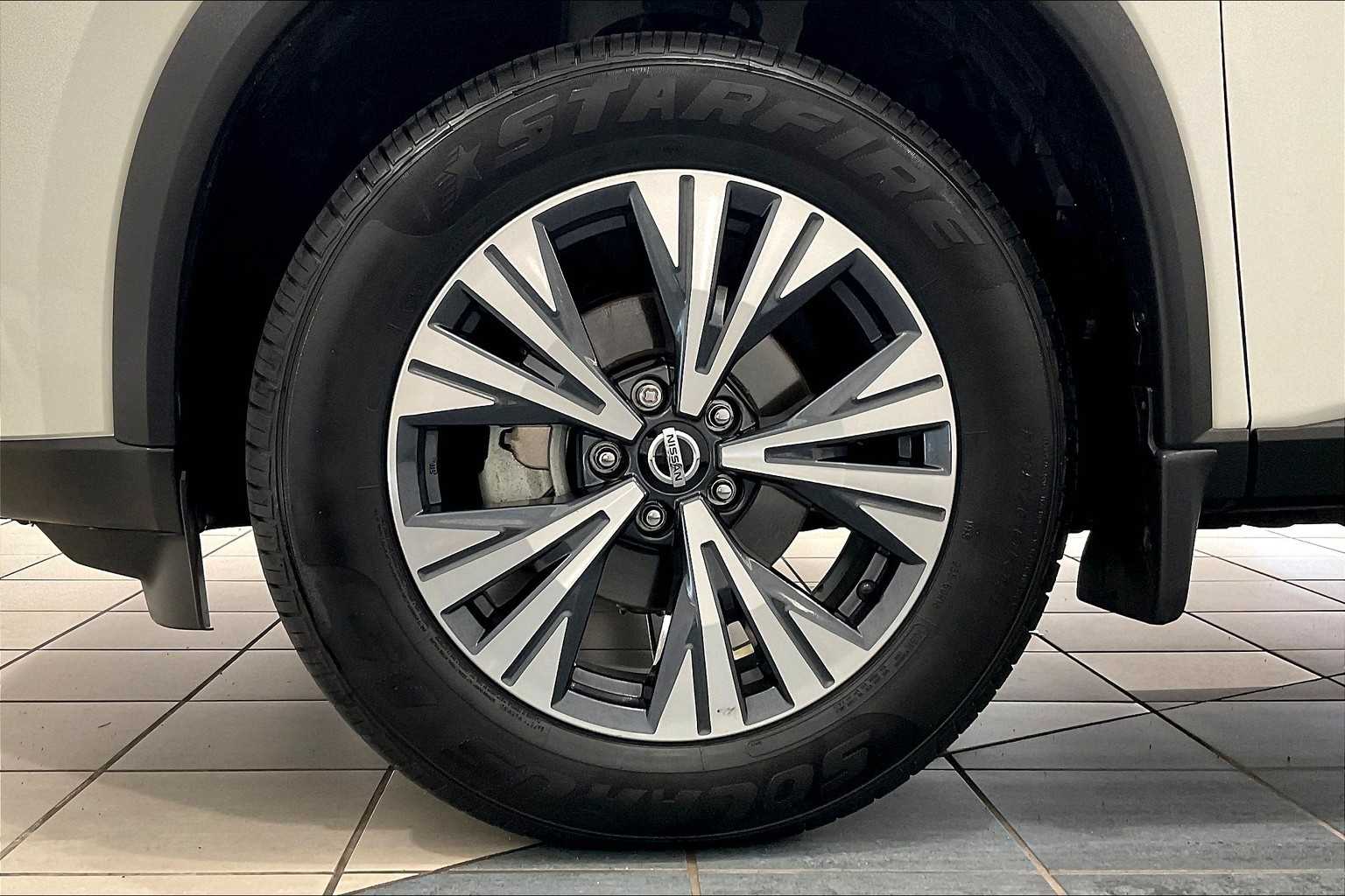 2021 Nissan Rogue SV - Photo 7