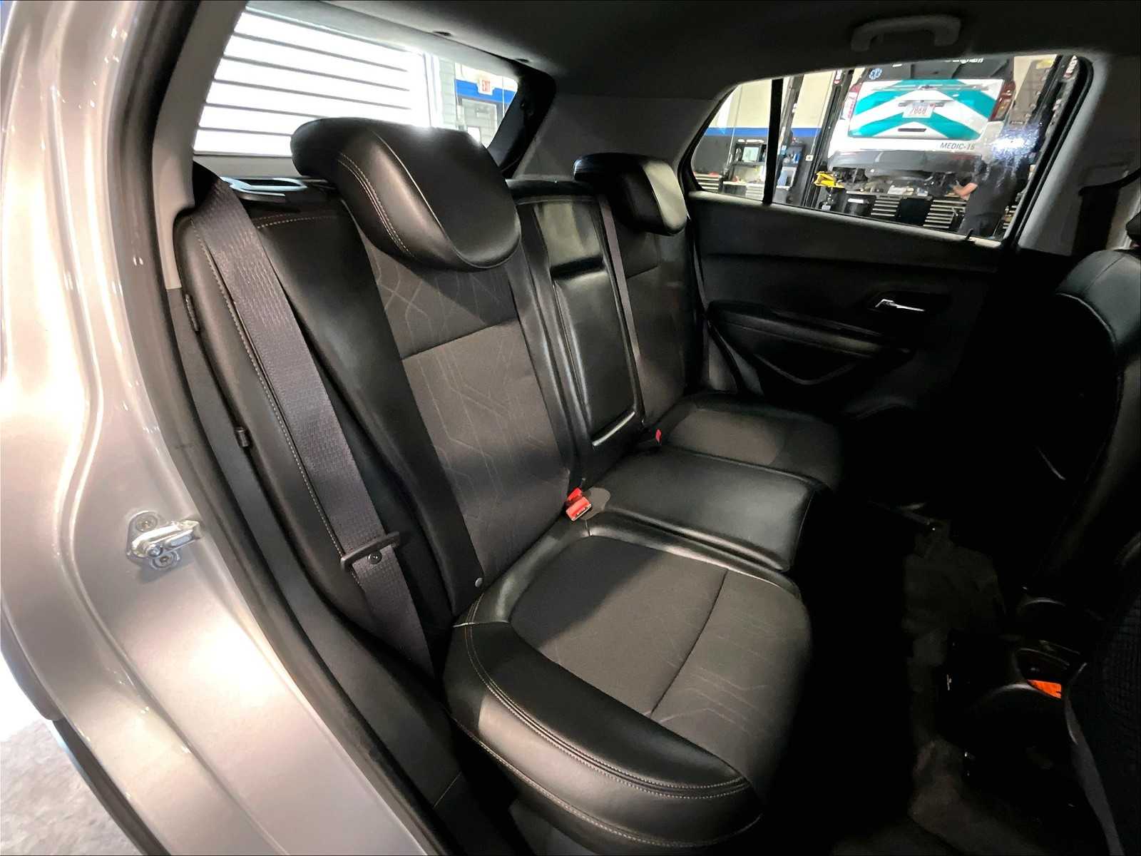 2019 Chevrolet Trax LT - Photo 16