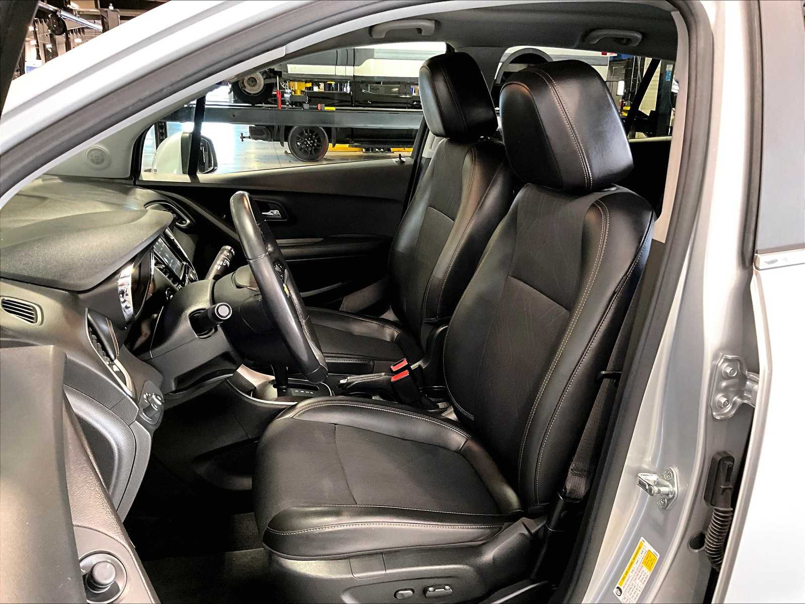 2019 Chevrolet Trax LT - Photo 10
