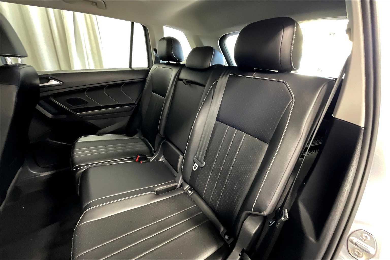 2022 Volkswagen Tiguan SE - Photo 15