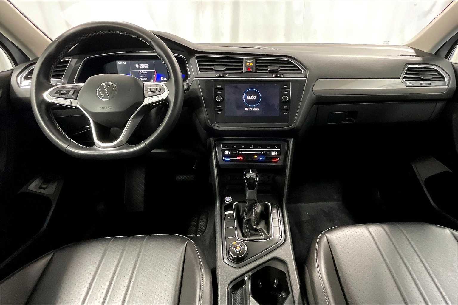 2022 Volkswagen Tiguan SE - Photo 21
